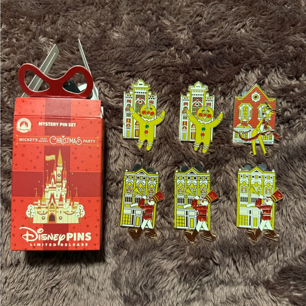 Disney MVMCP 2026 Gingerbread Enamel Pins